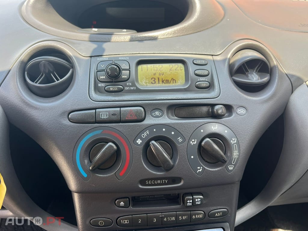 Toyota Yaris 1.0 Base C/Radio