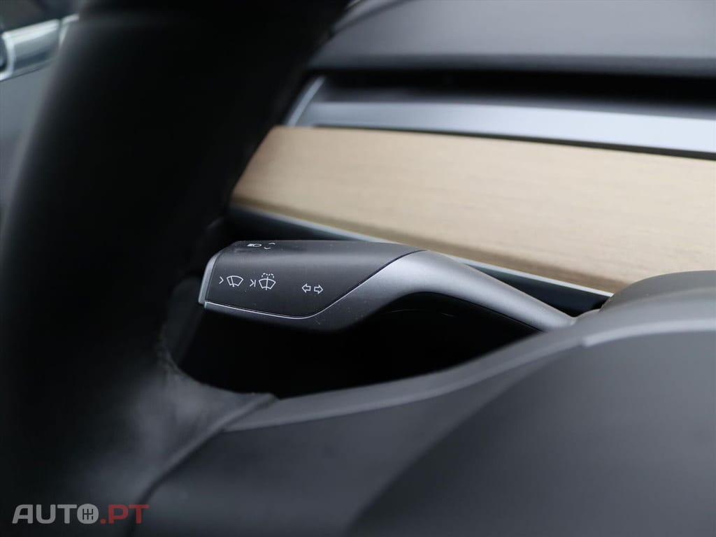 Tesla Model 3  Standard RWD Plus  AUTOPILOT