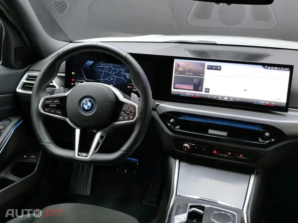 BMW 330 e Pack Desportivo M Pro Auto