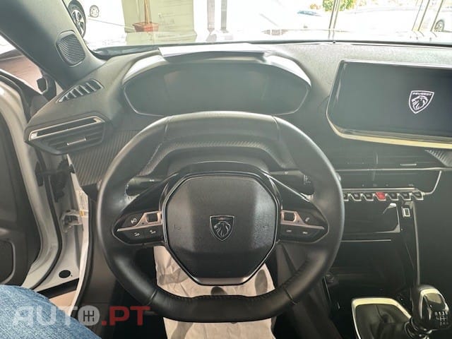 Peugeot 2008 1.2 PureTech Allure