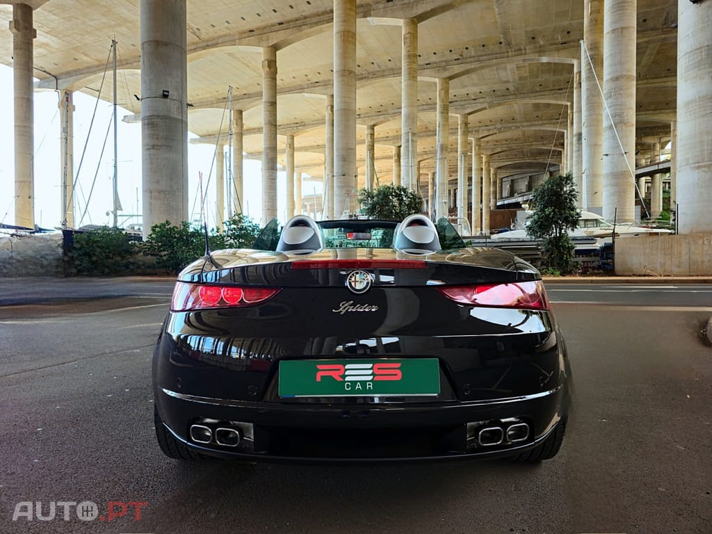 Alfa Romeo Spider 2.2 JTS 16V