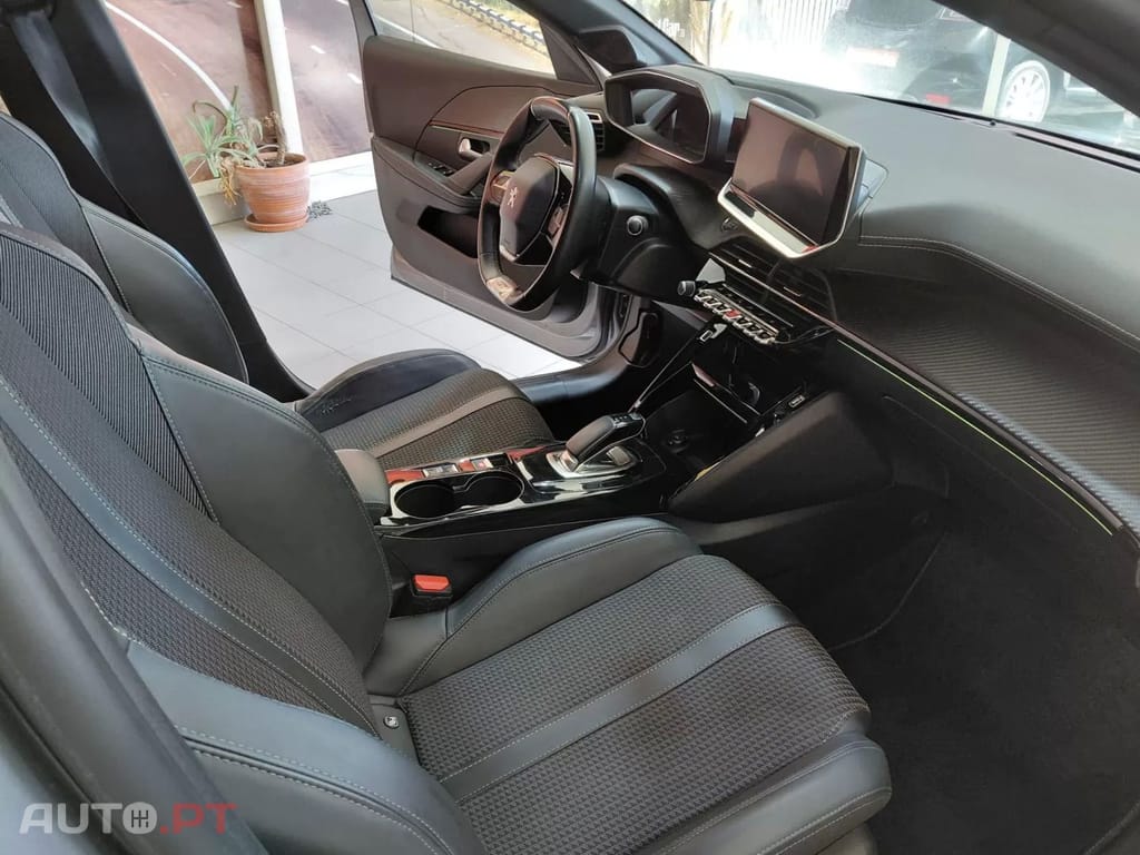 Peugeot E-208 50 kWh GT Line