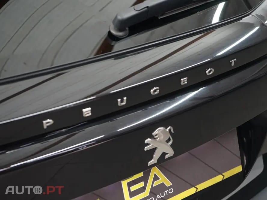Peugeot 2008 1.2 PureTech Allure