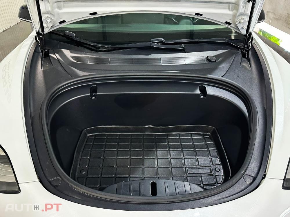 Tesla Model 3 Long-Range Dual Motor AWD