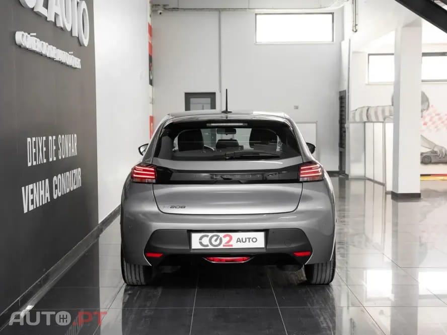 Peugeot E-208 50 kWh Active