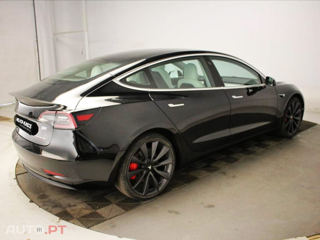 Tesla Model 3 AWD Dual Motor Performance
