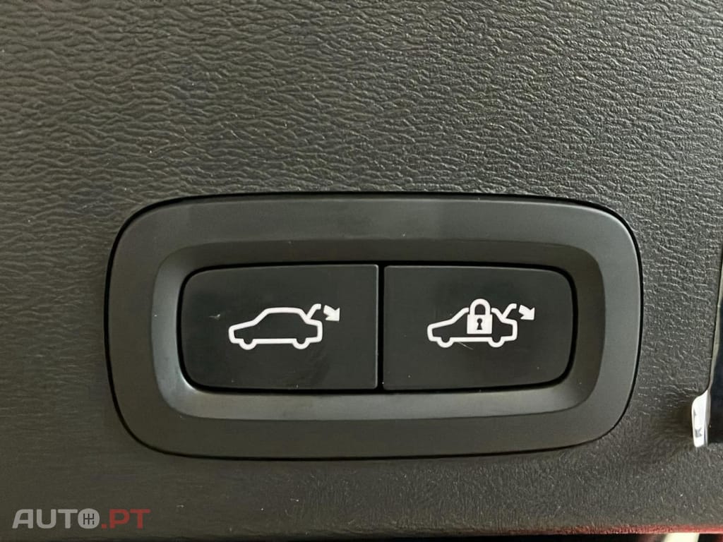 Volvo XC40 1.5 T3 Momentum Plus