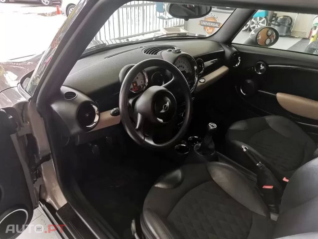 MINI Cooper D Baker Street