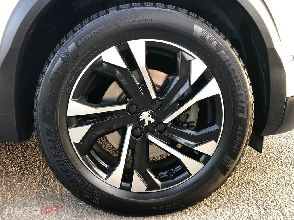 Peugeot E-2008 GT+