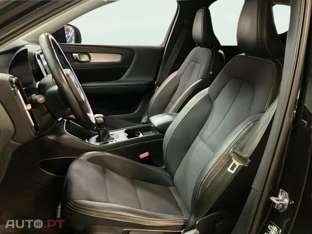 Volvo XC40 1.5 T3 Momentum Plus