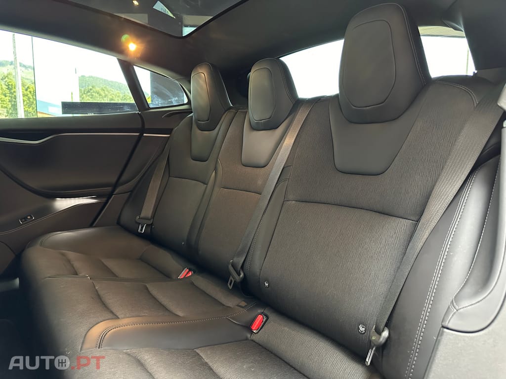 Tesla Model S Standard Range