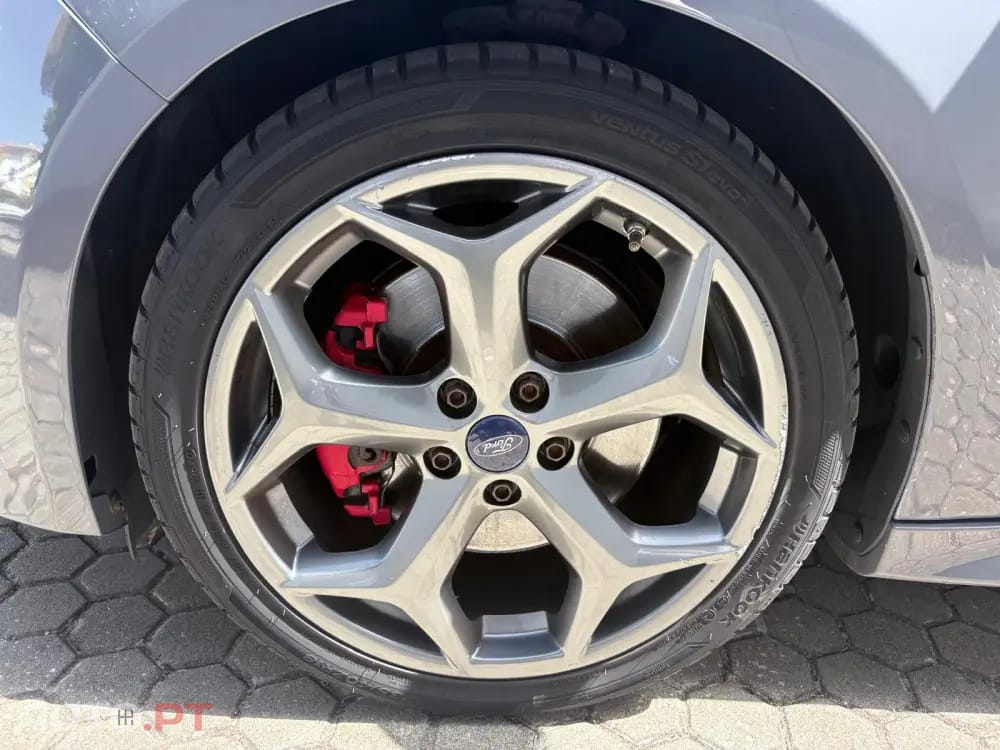 Ford Focus 2.0 EcoBoost ST c/ Pack Pele Desportiva
