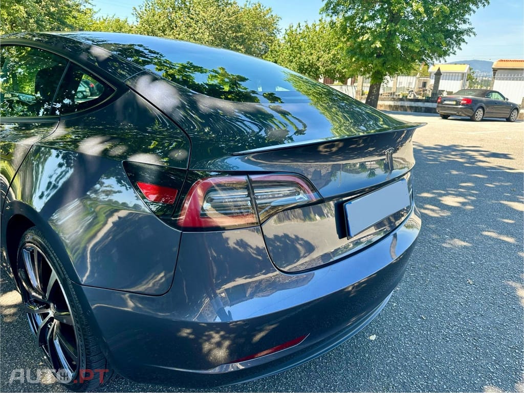 Tesla Model 3 Long-Range Dual Motor AWD