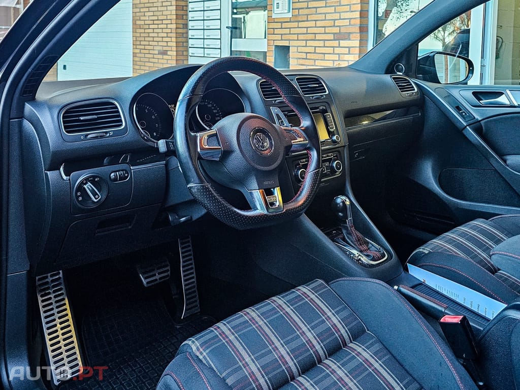 Volkswagen Golf 2.0 TSI GTI DSG — fotografia 11