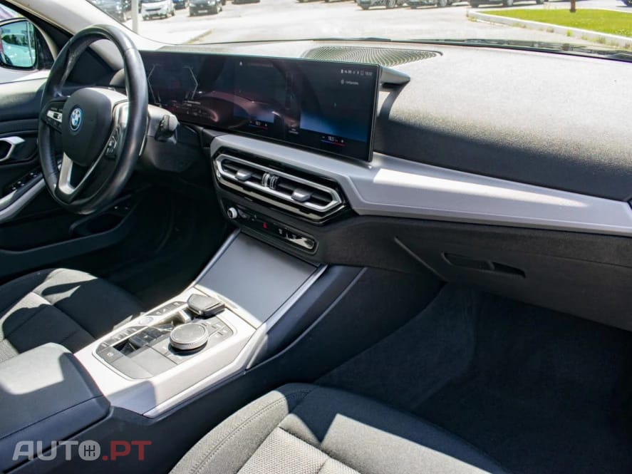 BMW 320 e Touring Auto