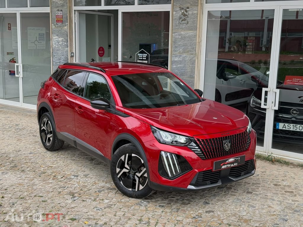 Peugeot 2008 PureTech 130 EAT8 GT