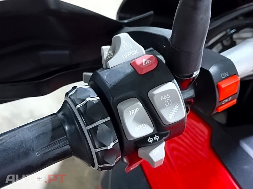 BMW S S1000XR