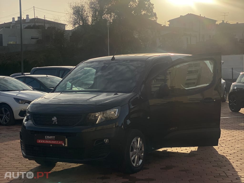Peugeot Partner 1.5 BlueHDi Asphalt Longa EAT8