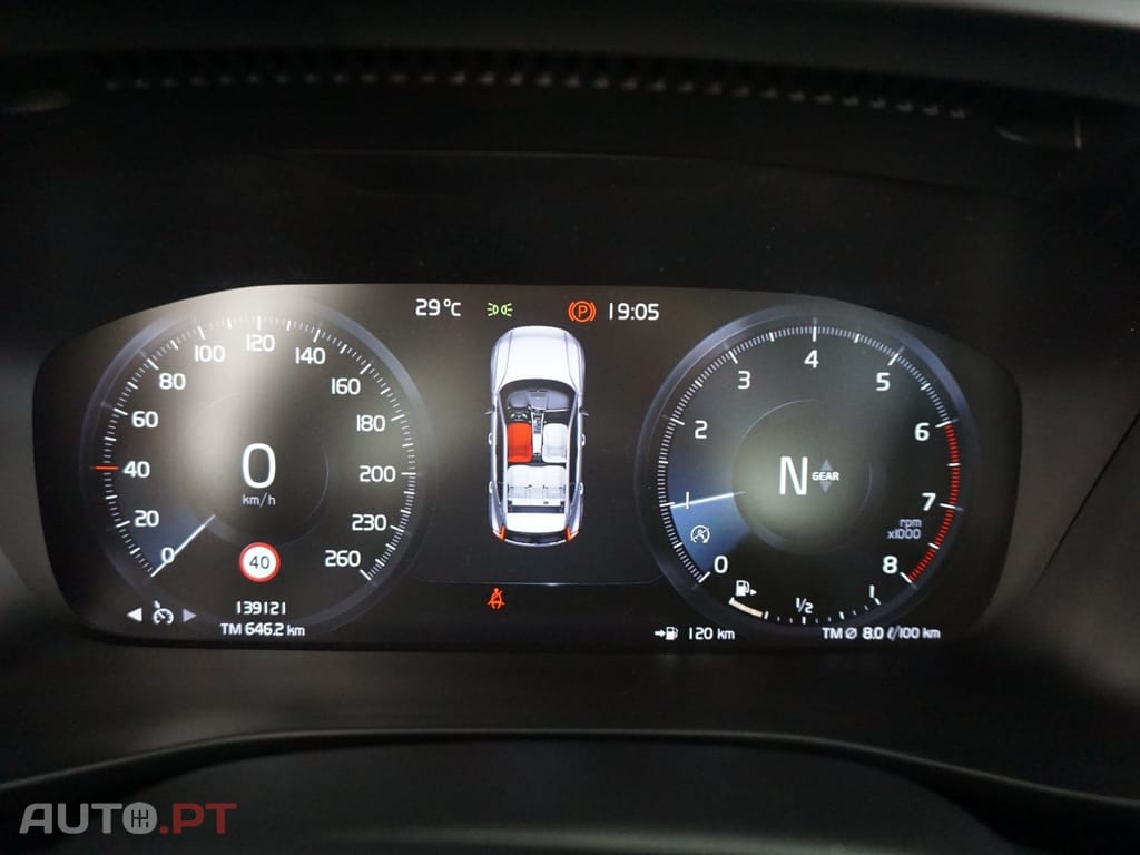 Volvo XC40 T2 Momentum Pro