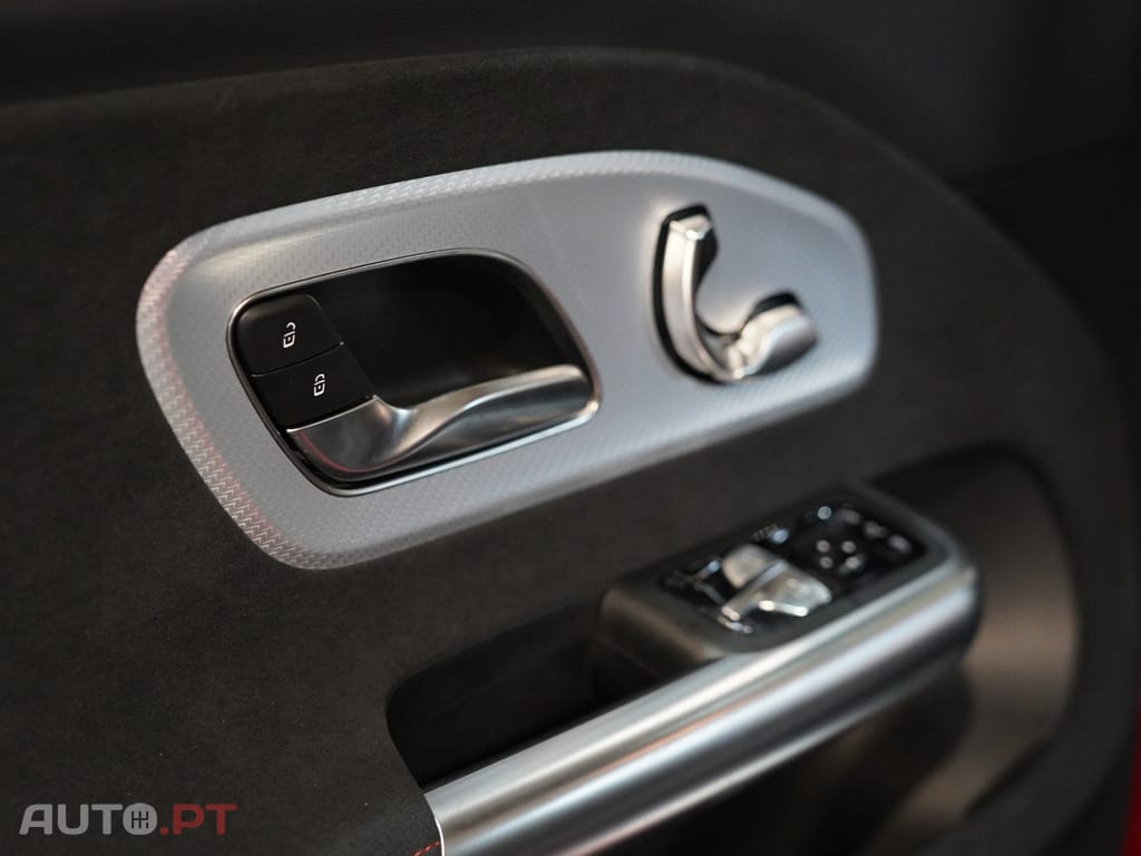 Mercedes-Benz CLA 250 com tecnologia EQ