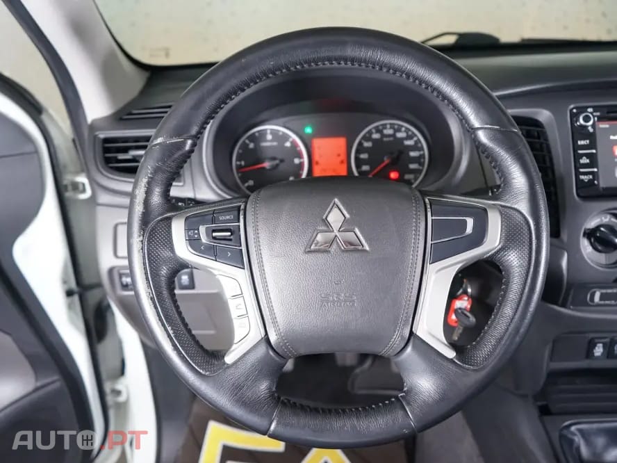 Mitsubishi L200 2.4 DI-D CD S.Cab 3L Instyle 4WD