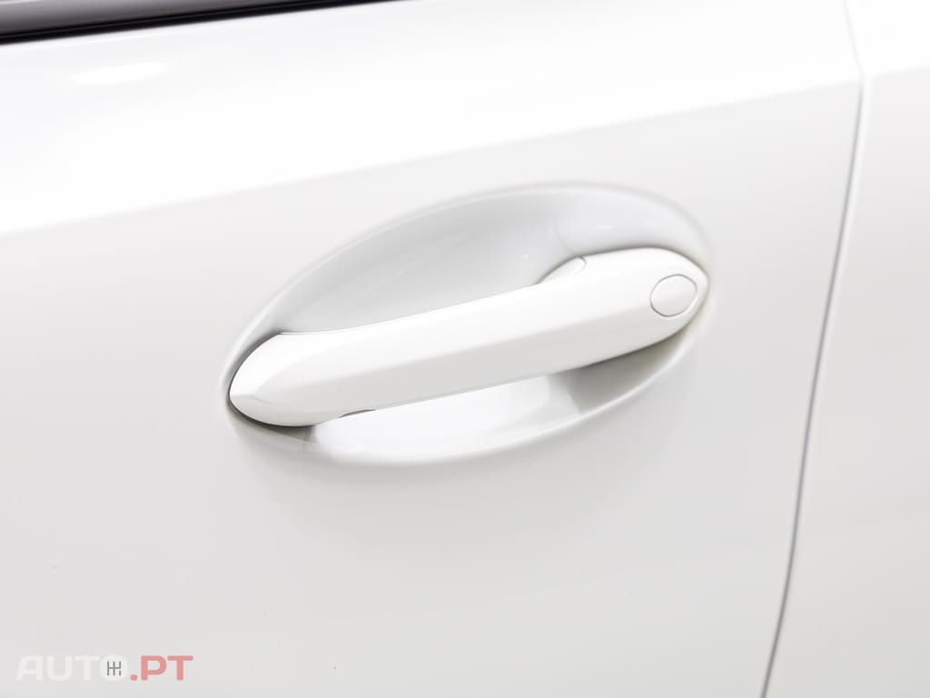 BMW 330 e Touring Pack Desportivo M Pro Auto