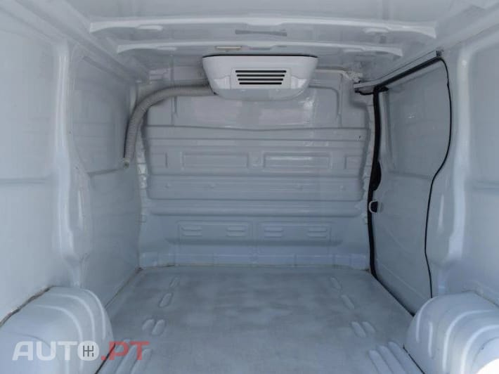Renault Trafic 2.0 dCi L1H1 (C/ Frio)