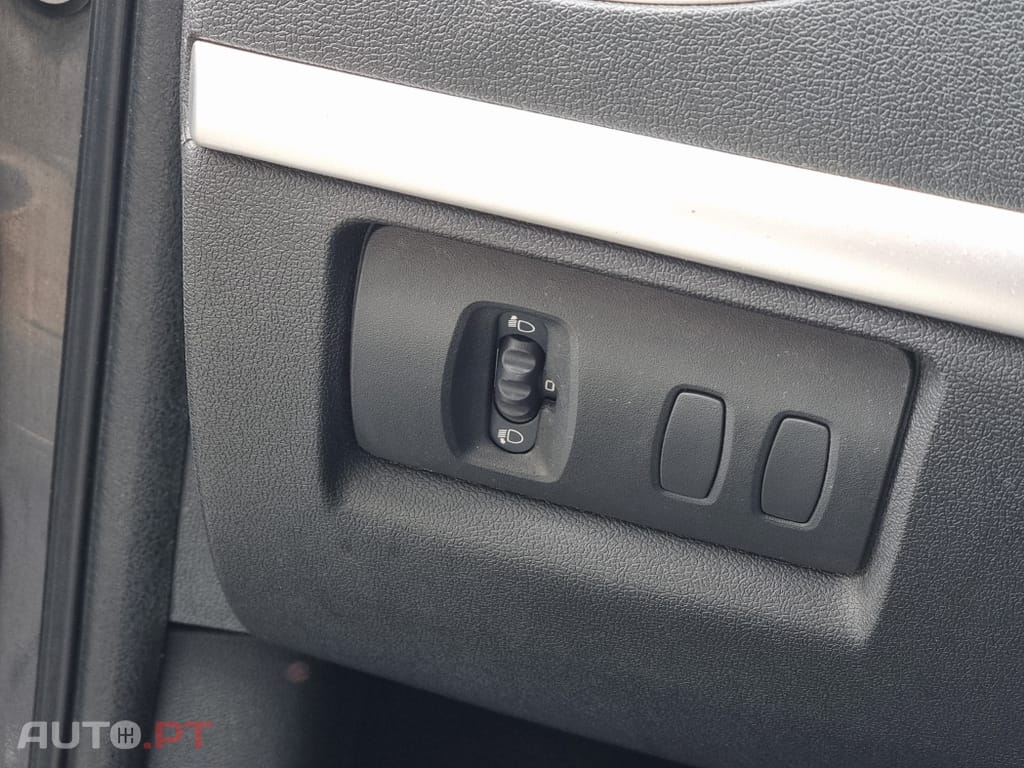 Renault Clio 1.2 16V Rip Curl