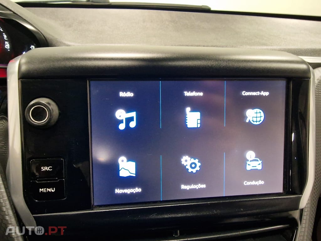 Peugeot 2008 1.2 PURETECH STYLE