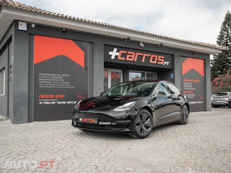 Tesla Model 3 Long-Range Dual Motor AWD — fotografia 16