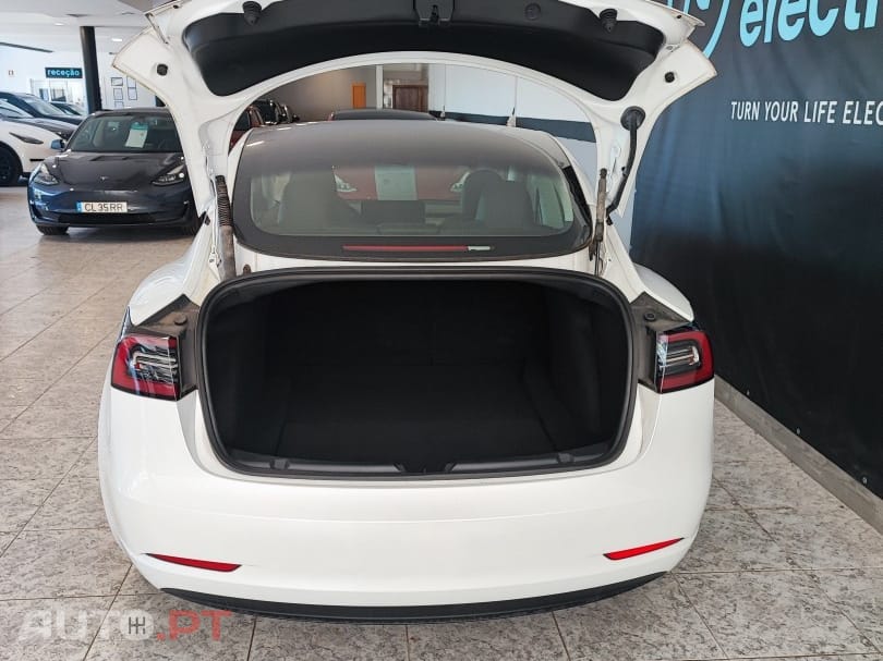 Tesla Model 3 Tração Traseira