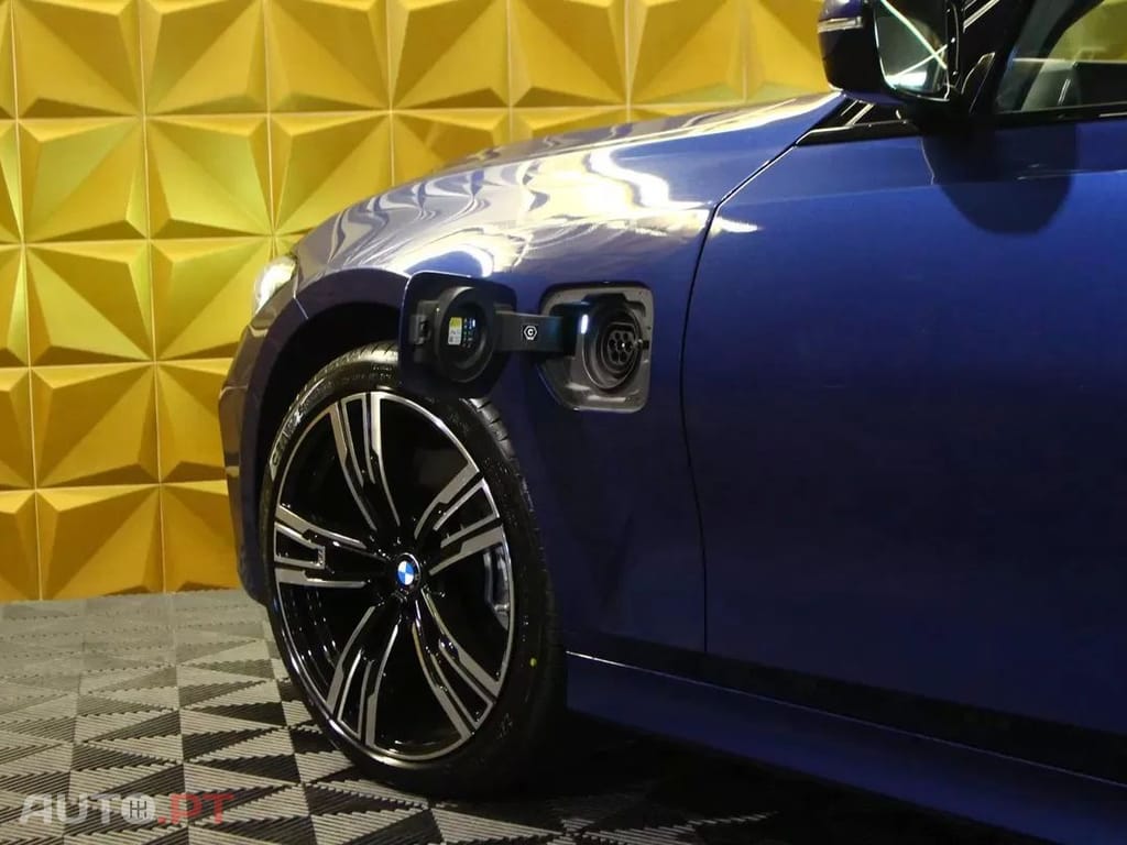 BMW 320 e Line Sport Auto