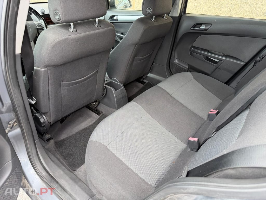 Opel Astra 1.3 CDTI Elegance