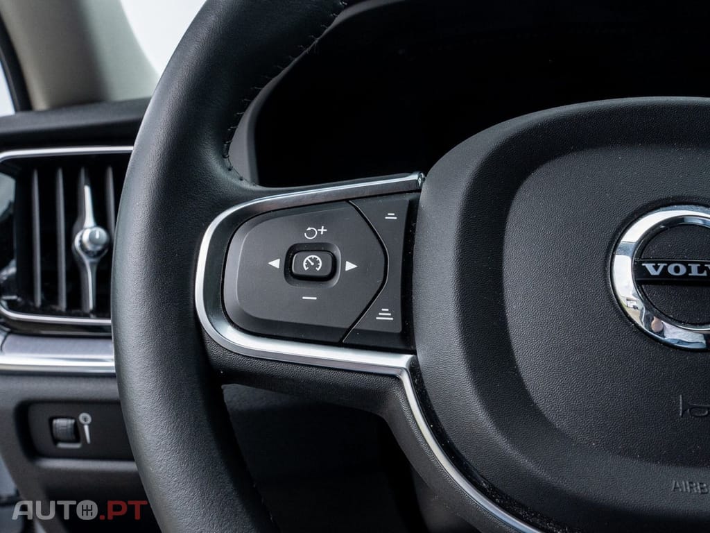 Volvo V60 2.0 B3 Momentum Advantage