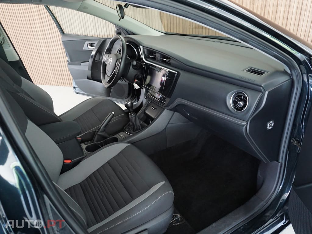 Toyota Auris 1.2 Turbo Design Edition