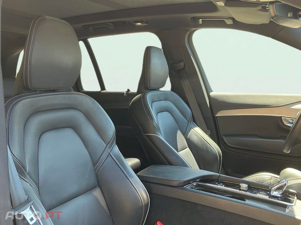 Volvo XC90 2.0 T8 PHEV Ultimate Dark AWD