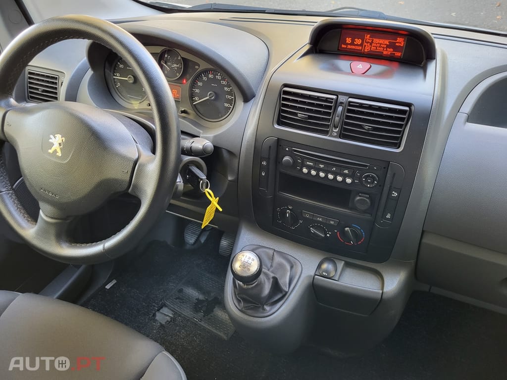 Peugeot Expert 2.0 HDi L2H1 Semi-Vidrado