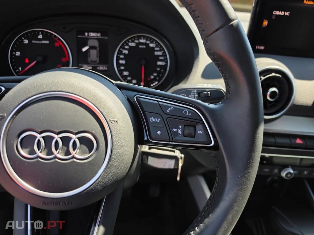 Audi Q2 1.6 TDI Design — fotografia 16