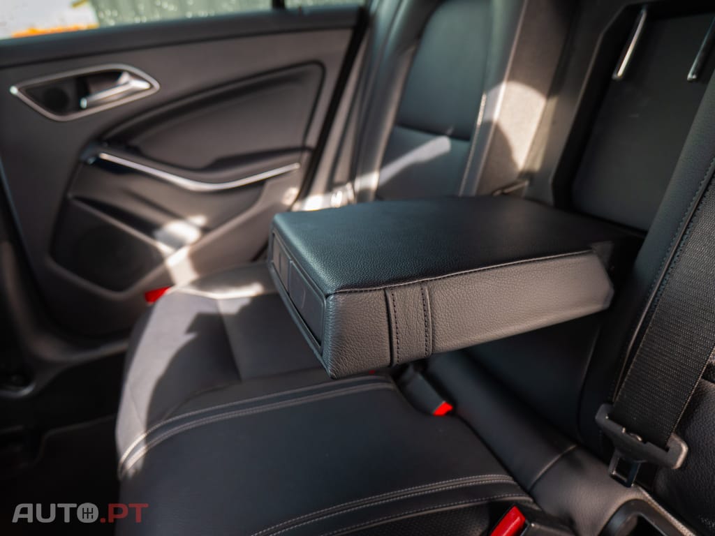 Mercedes-Benz CLA 220 d 7G-DCT AMG Line