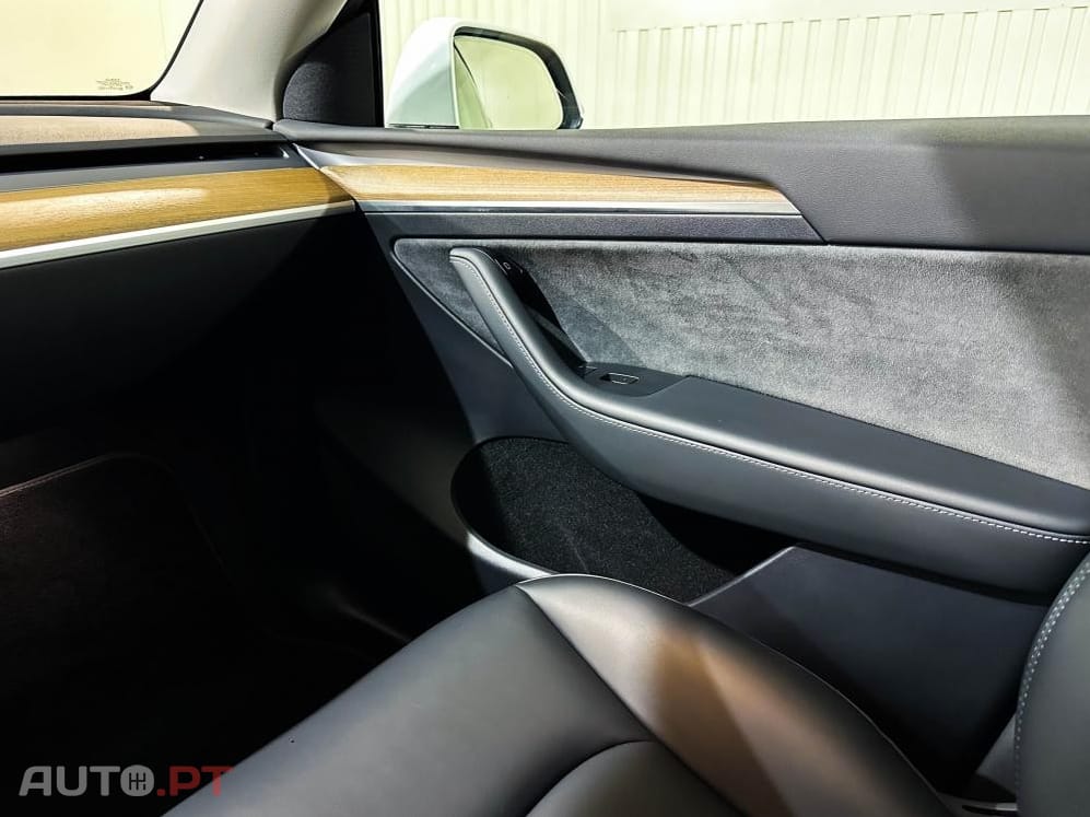 Tesla Model Y Long Range Dual Motor AWD
