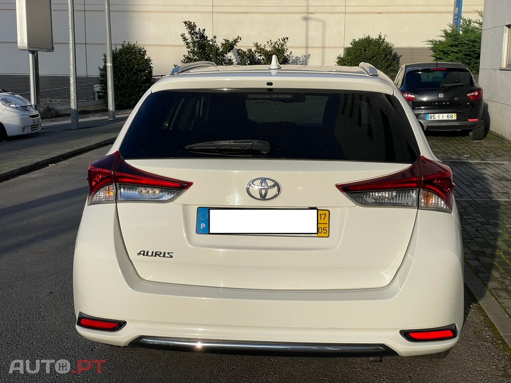 Toyota Auris Touring Sports 1.4 D-4D Confort + Pack Techo + Pack Sport