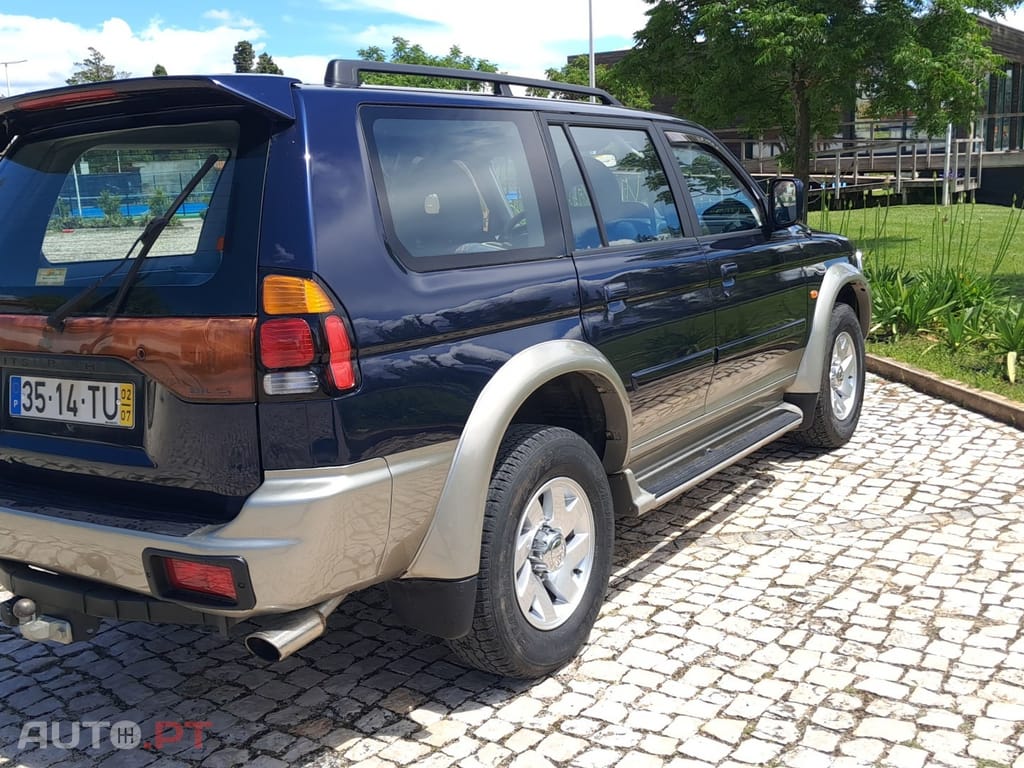 Mitsubishi Pajero Sport 2.5 TD GLS
