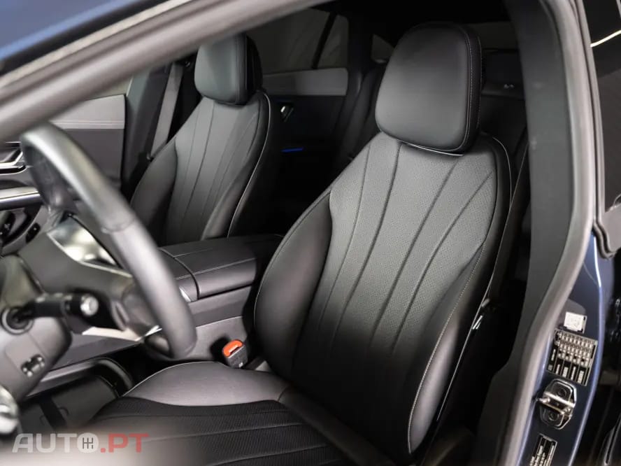 Mercedes-Benz EQE 300 Electric Art