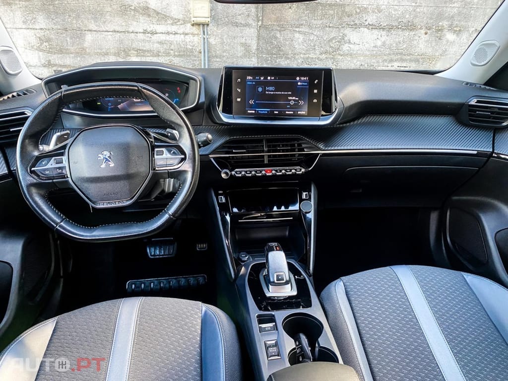 Peugeot 2008 1.2 PureTech Allure EAT8