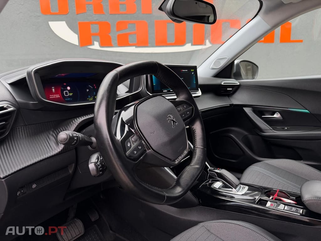 Peugeot E-2008 50 kWh Allure
