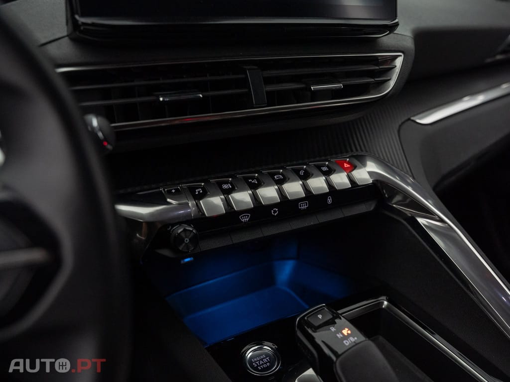 Peugeot 3008 1.6 Hybrid Allure e-EAT8