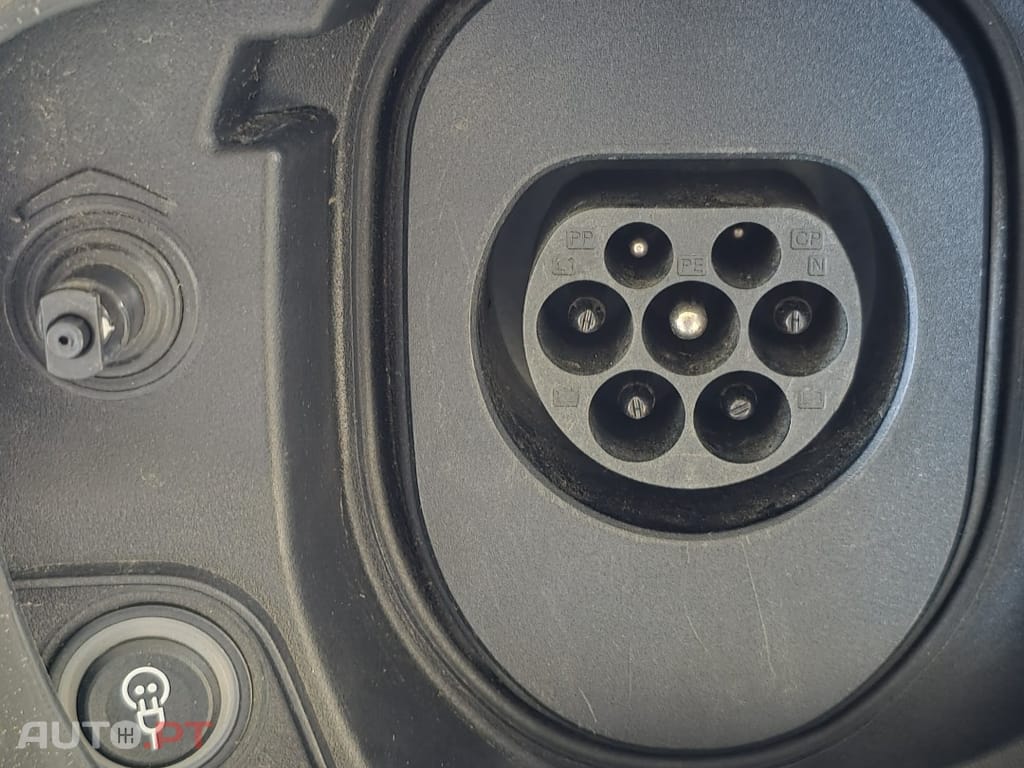 Porsche Macan Electric 4