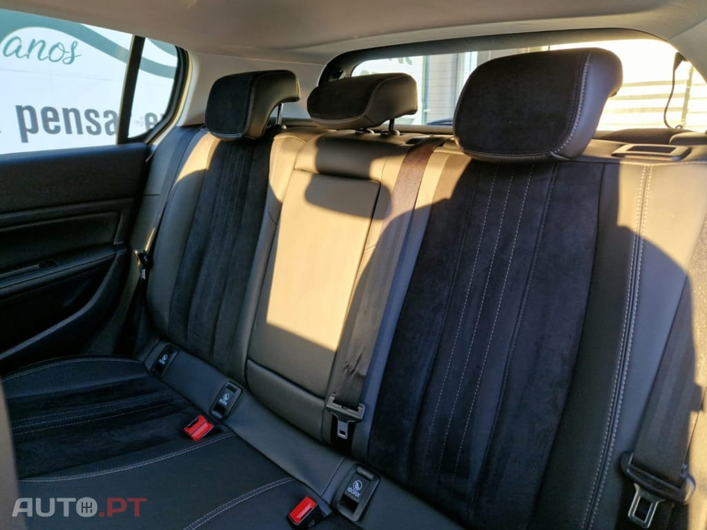Peugeot 308 1.2 PureTech Allure J17