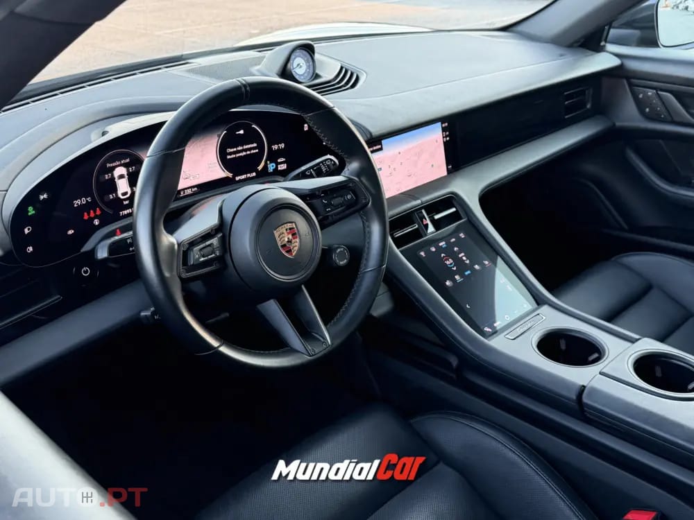 Porsche Taycan 4