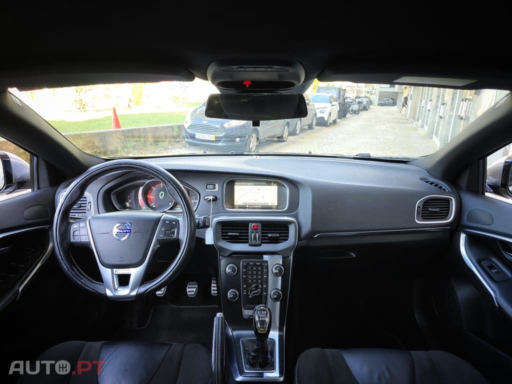 Volvo V40 D2 R Design